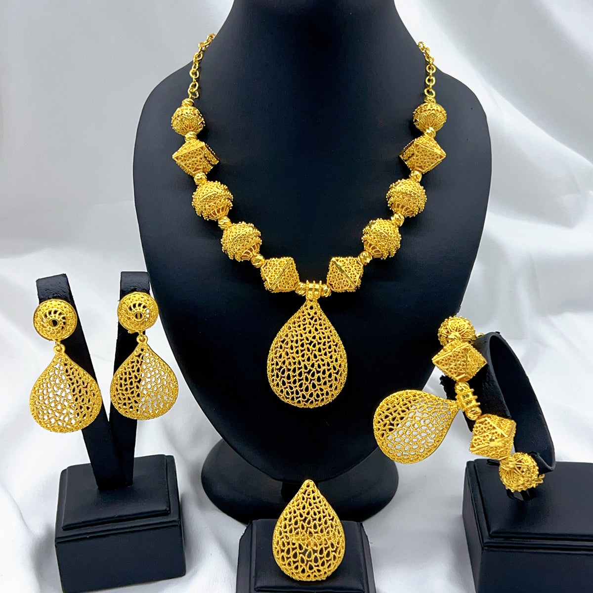 Dubai Style Ethnic Jewelry Set | Carved Golden Style | For Muslim Women|s-740