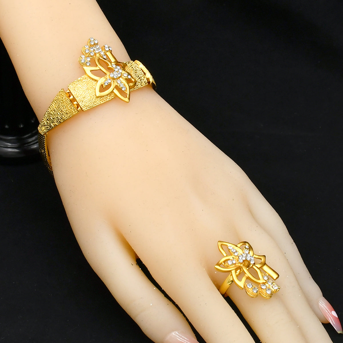 Golden Middle Eastern Jewelry Box | Ideal Gift for Weddings, Festivals, Mothers, or Sisters|s-626